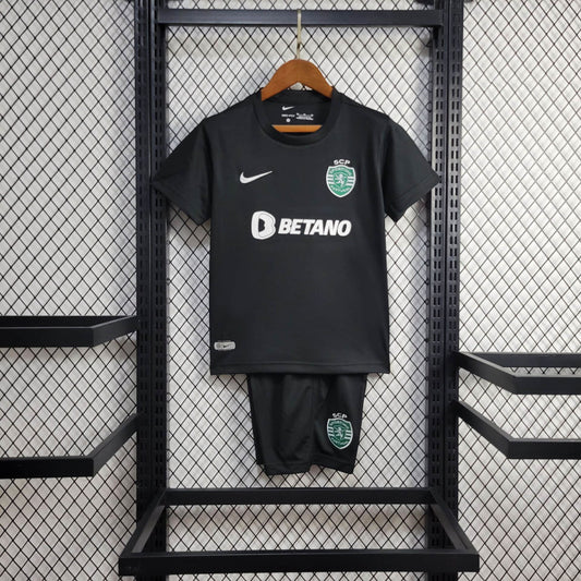 Kit Infantil Sporting Third 24/25 . - Preta